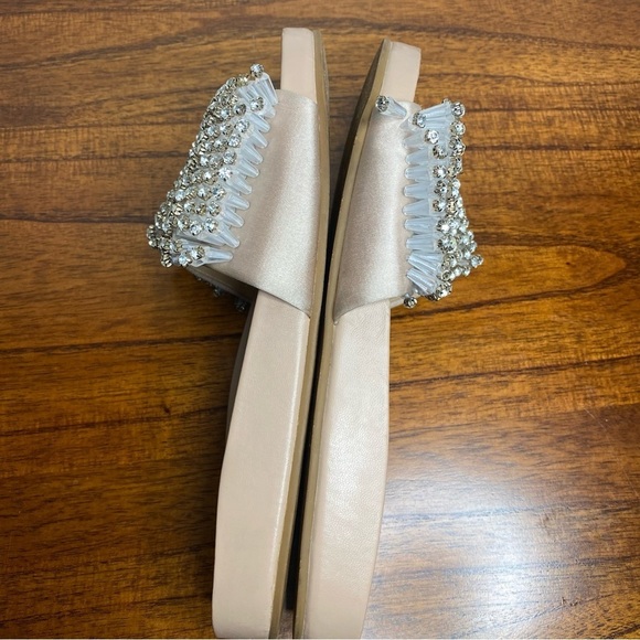 Badgley Mischka
Horton Embellished Satin Slide Sandals SIZE:8 - Picture 12 of 16